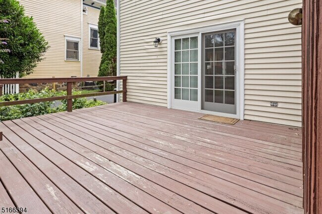 Building Photo - 23 Ruthven Pl