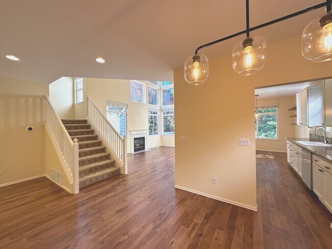 Building Photo - 3Bd/2.5Ba Kirkland House