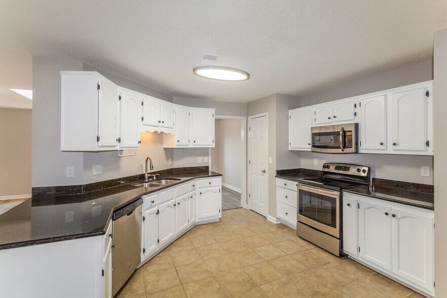 Building Photo - 7411 Winston Cove