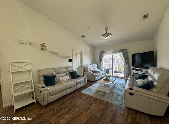 Building Photo - 9556 Armelle Way