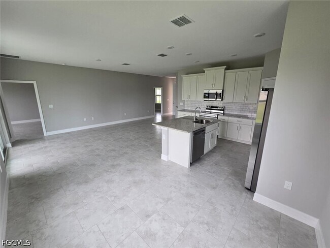 Building Photo - 1021 Alcalde St E