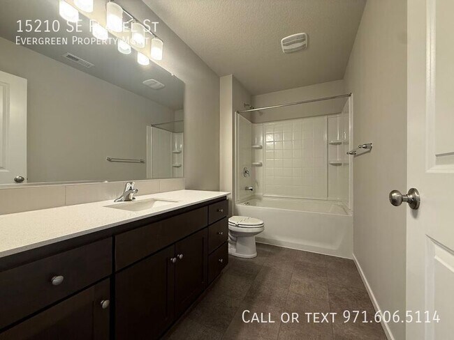 Building Photo - 15210 SE Flavel St