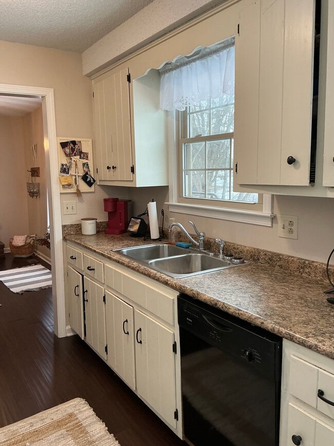 Building Photo - 2157 Watertown Pl