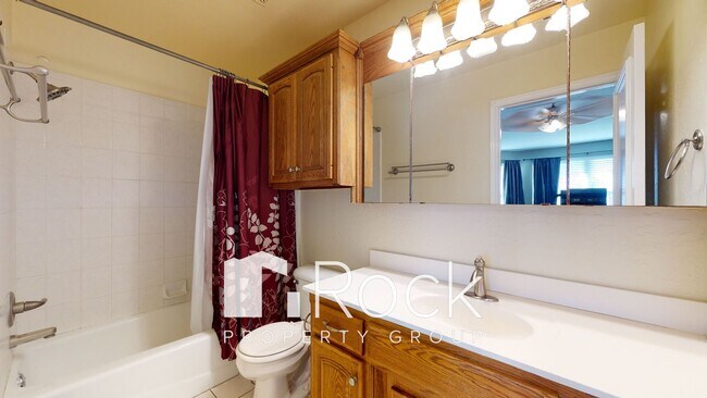 Building Photo - Need space? Take a look at this 4 Bedroom/4.5 Bathroom Home in SW Edmond! *HALF OFF 1st Month's R...