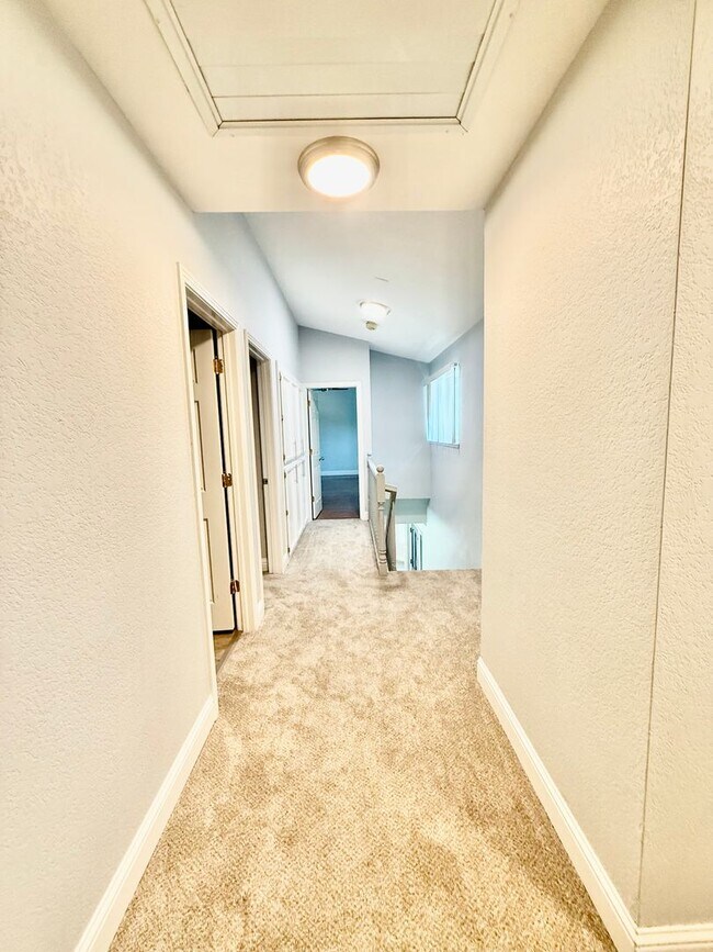 Building Photo - Large 2 story home available immediately