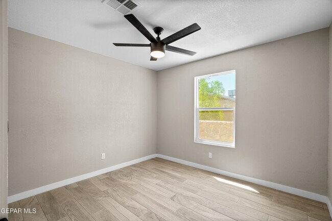 Building Photo - 11721 Valle Del Paseo Dr