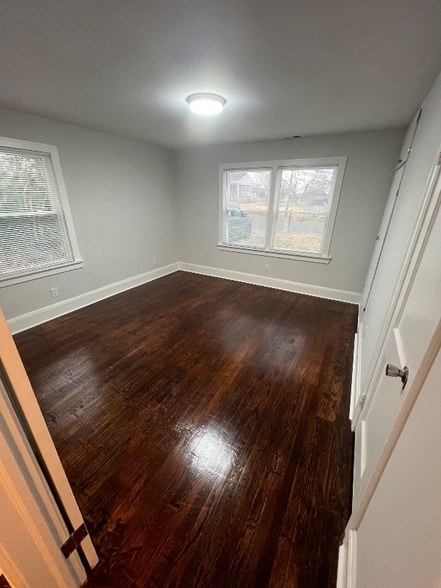 Building Photo - 810 W Rankin Ave