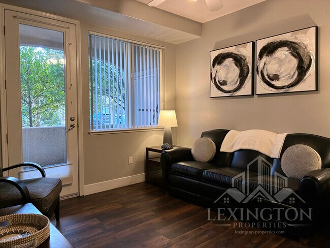 Building Photo - Beautifully Upgraded, 2BD/2BA, Condo Home in The Phoenician, Roseville!