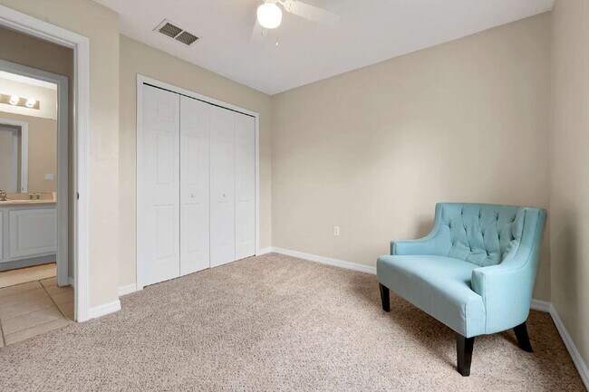 Building Photo - "Furnished 4-Bedroom Pool Home – Comfort and Style in Davenport"
