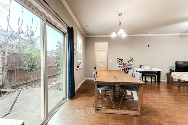 Building Photo - 801 Village Field Ct NW