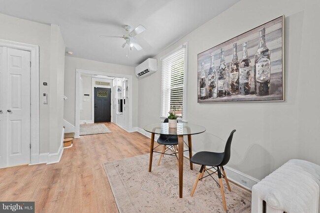 Building Photo - 2339 3rd St NE