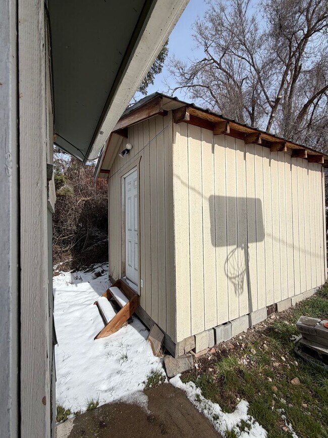 Building Photo - Hard to find 1 bdrm, 1 bath house close to OIT and Sky Lakes Medical Ctr