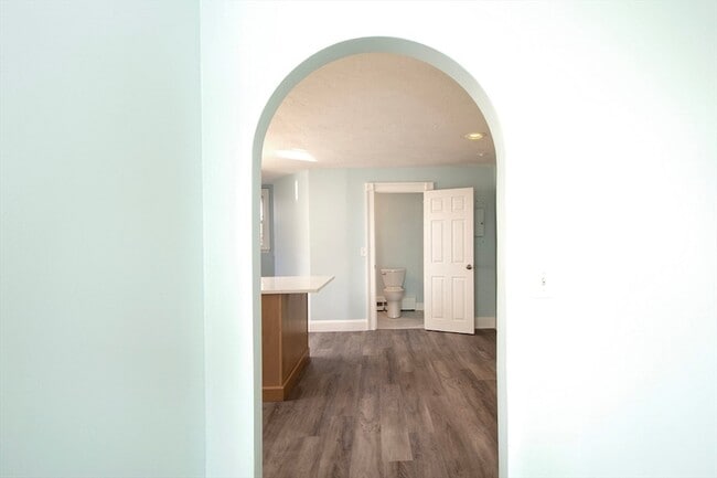 Building Photo - 7 Whitehead Ave