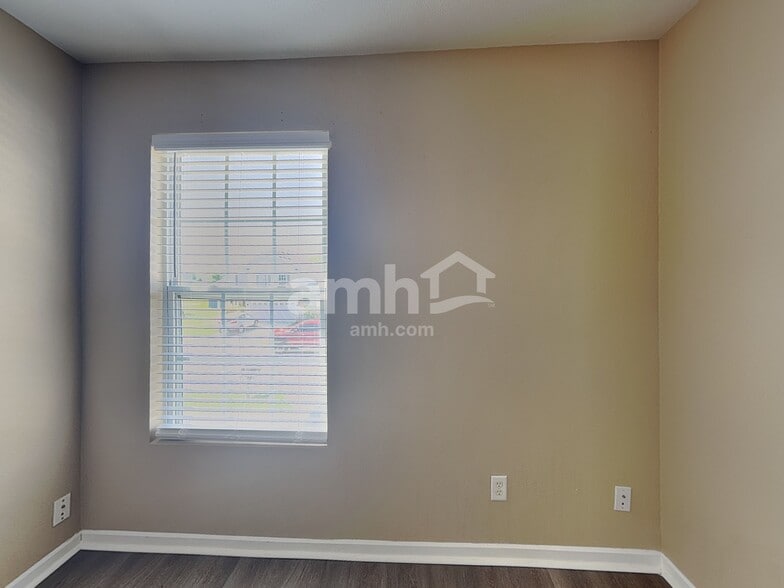 Building Photo - 1624 Wagner Dr