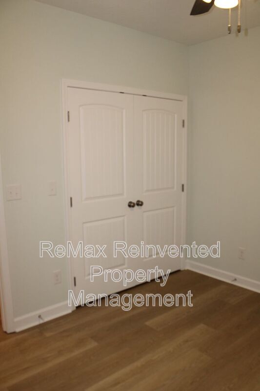 Building Photo - 921 Holbrook Dr