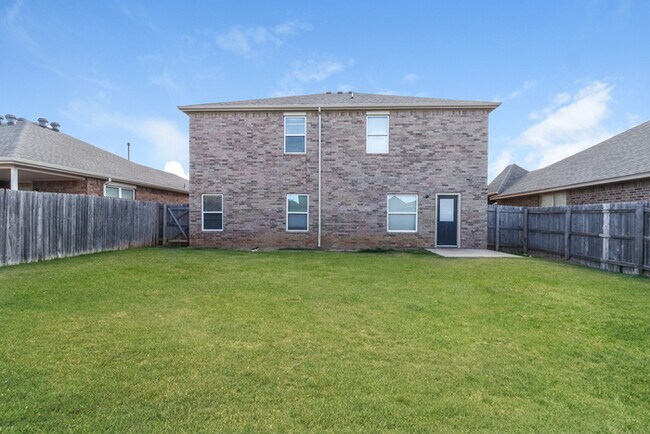 Building Photo - Check out this Wonderful Home!