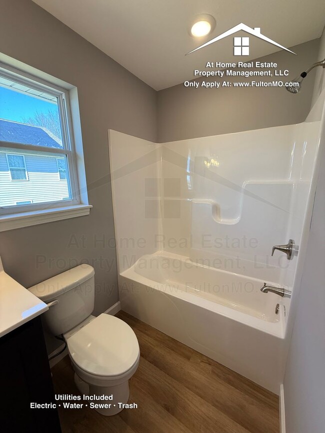 Building Photo - 2610 N Bluff St