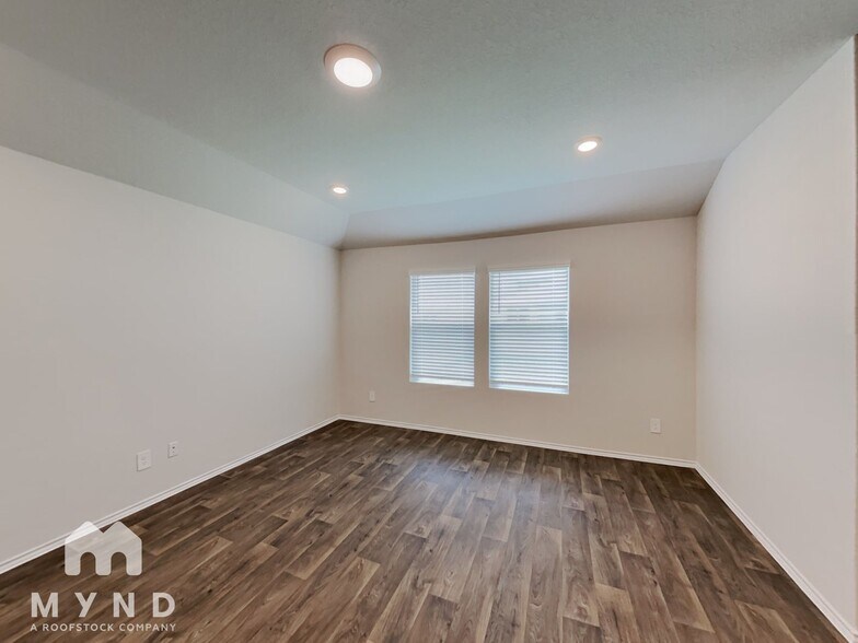 Building Photo - 916 Cinnamon Teal