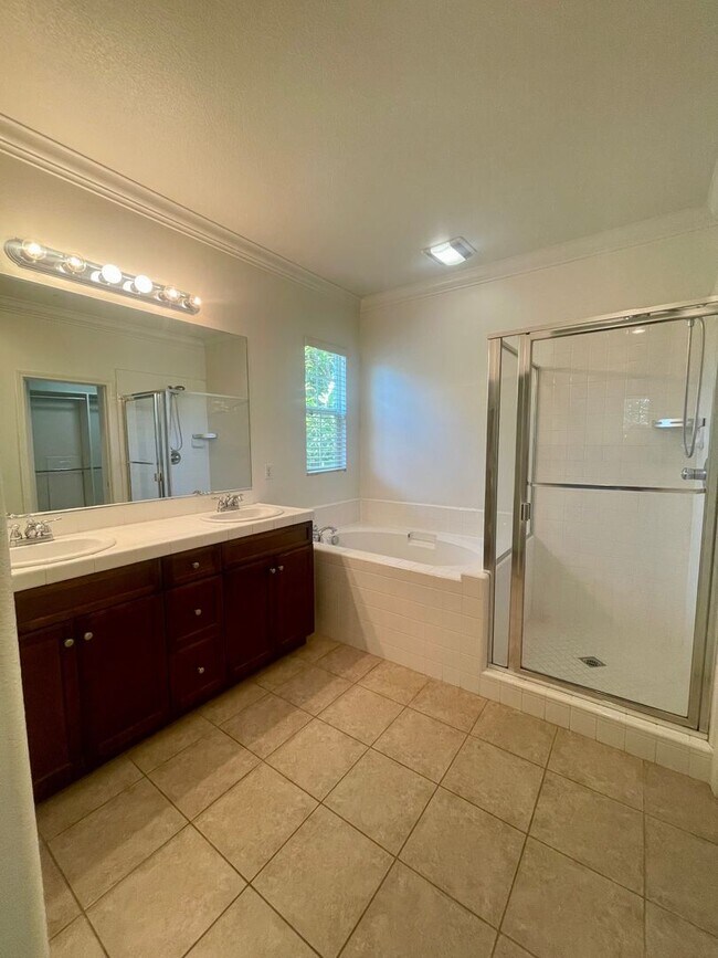 Building Photo - Welcome to your dream home in the heart of Tustin 92782!