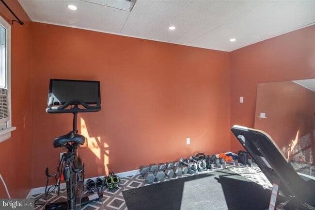 Building Photo - 229 Benezet St