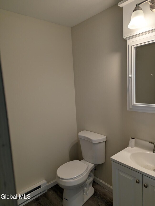 Building Photo - 28 Clubhouse Dr