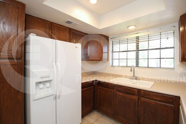 Building Photo - 5950 N 78th St