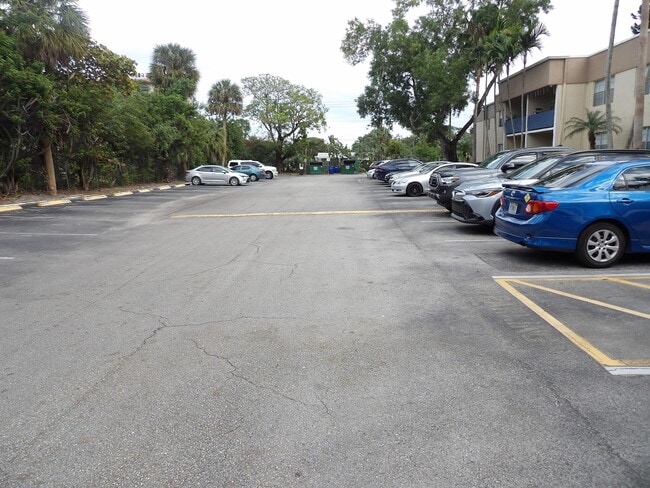 Building Photo - 201 Bonnie Blvd