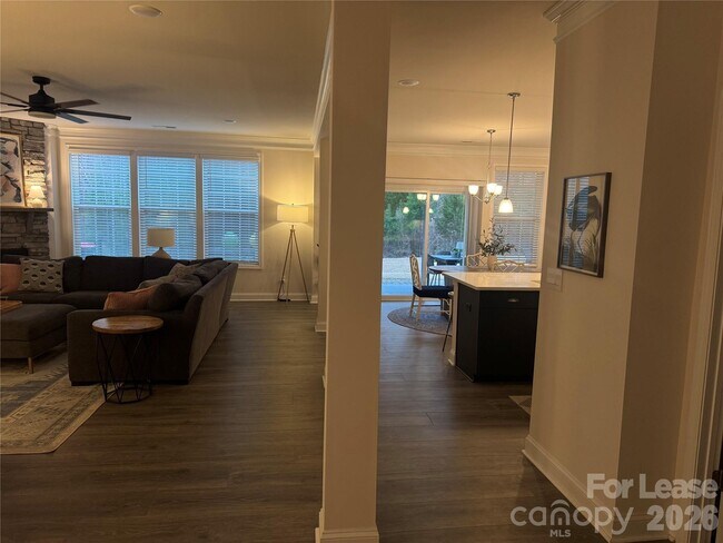 Building Photo - 1058 Thoroughbred Dr.