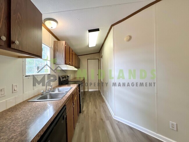 Building Photo - 575 Forts Pond Rd