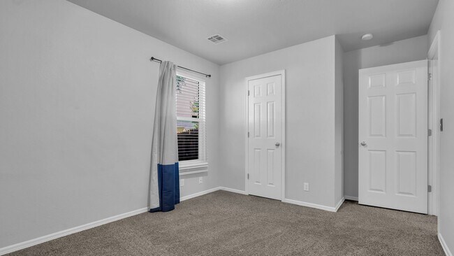 Building Photo - 3 Bed | 2 Bath in Owasso!