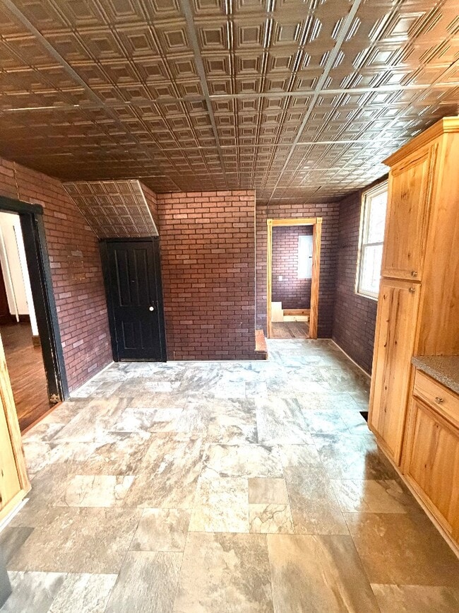 Building Photo - 55 East Ave