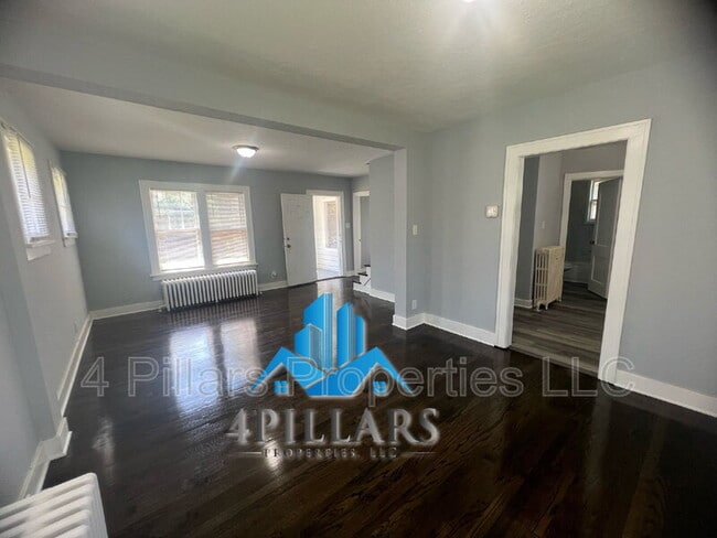 Building Photo - 106 Belden St