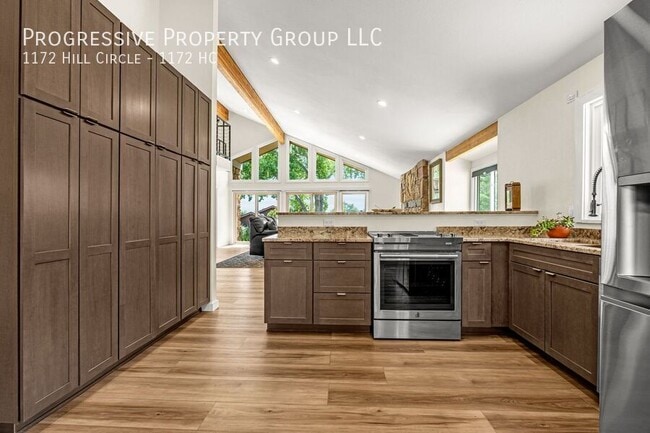 Building Photo - 1172 Hill Cir