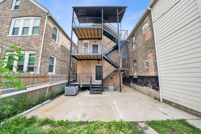 Building Photo - 3816 S HONORE St
