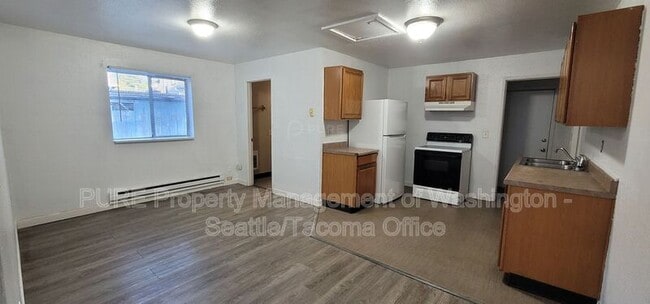 Building Photo - 1308 S 8th St