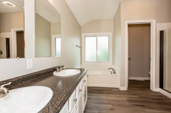 Building Photo - 10702 Palmyra Ct