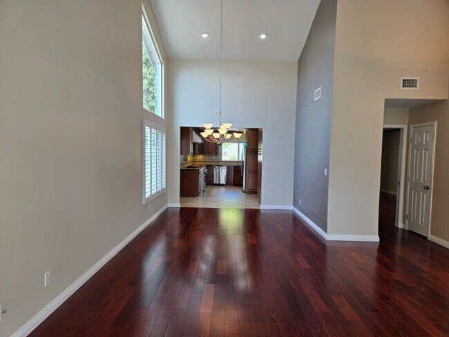 Building Photo - Stunning single-story Vista Del Cerro home with a private backyard oasis designed for effortless ...