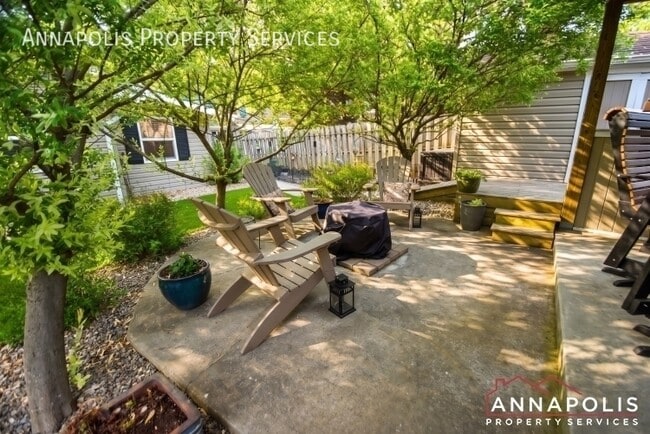 Building Photo - 16 Elm Rd