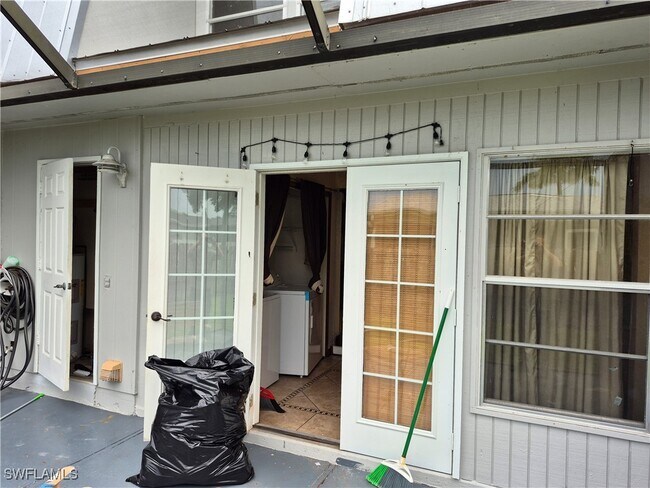 Building Photo - 4907 Catalina Dr