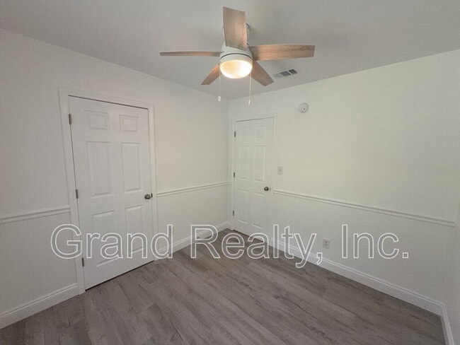 Building Photo - 6733 Applegate St