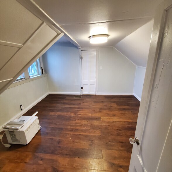 Building Photo - 398 Weaver St