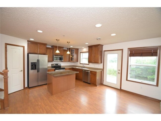 Building Photo - 15661 60th Ave N