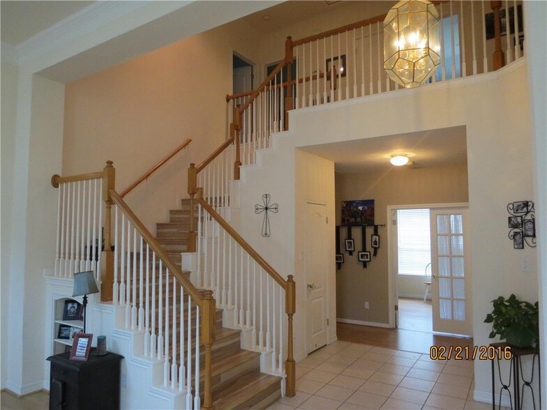 Building Photo - 4016 Sable Oaks Dr