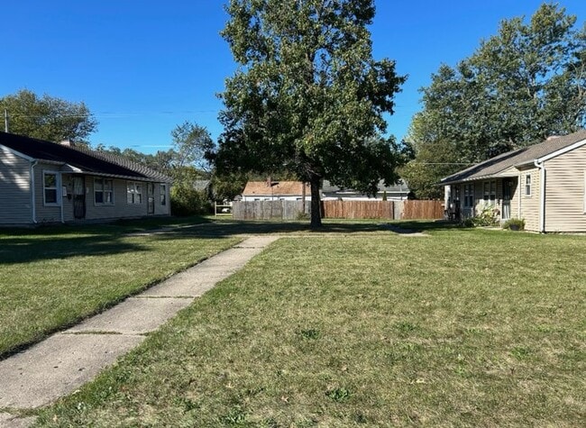 Building Photo - Anthony Wayne Villas and Flats