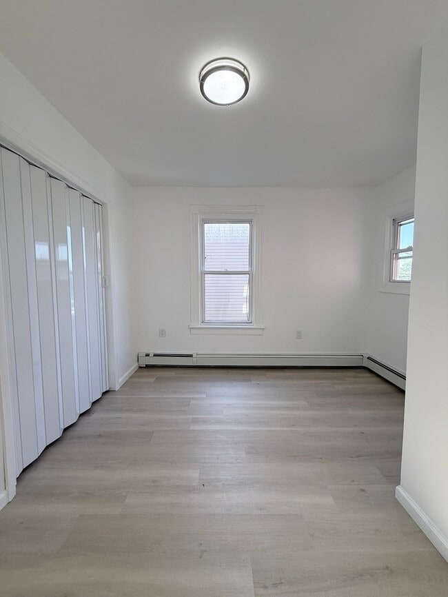 Building Photo - 1069 Mary St
