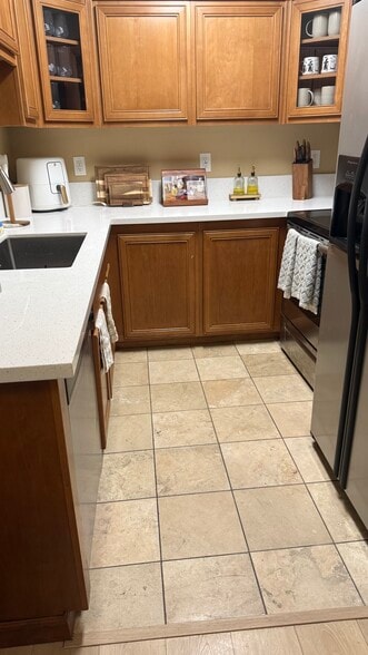 Kitchen flooring - 1450 Iris Ave