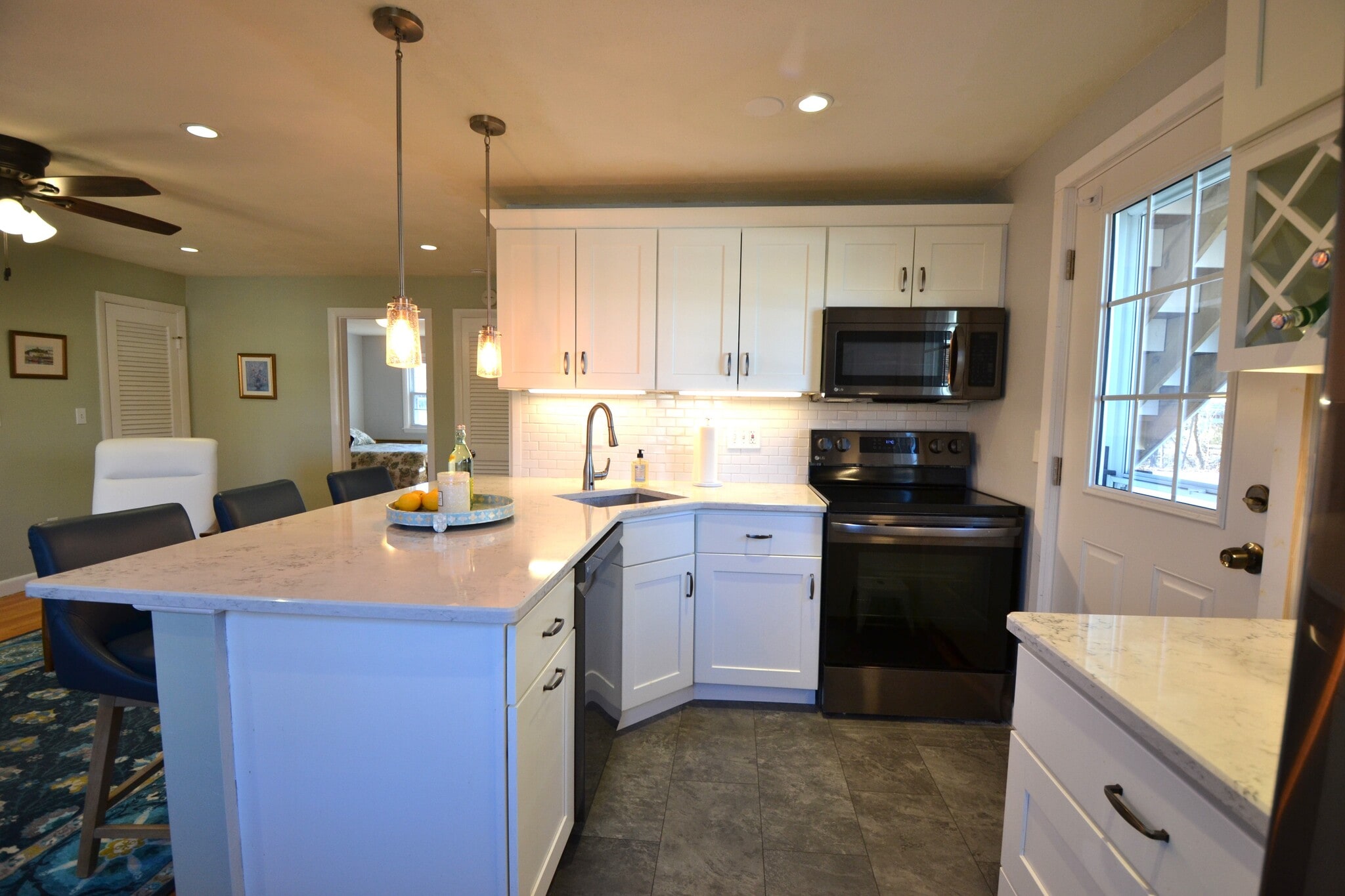 Building Photo - 18 Austin Ct