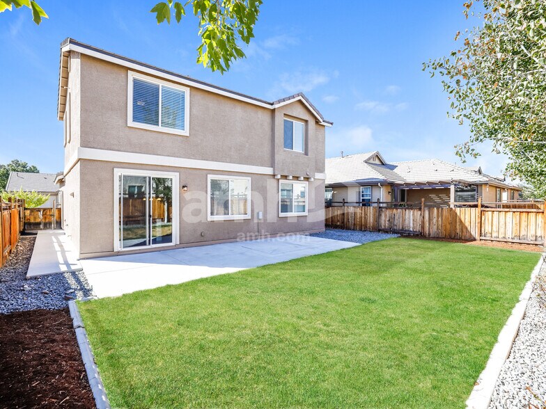 Building Photo - 7039 Cinder Village Dr