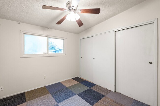 Building Photo - 6452 Evergreen Blvd