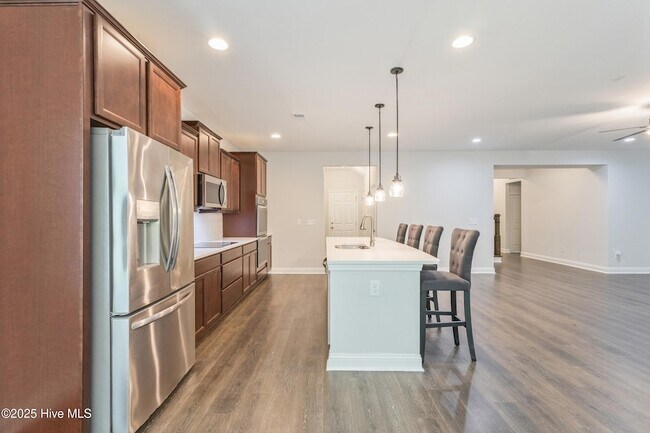 Building Photo - 570 Tullimore Ln